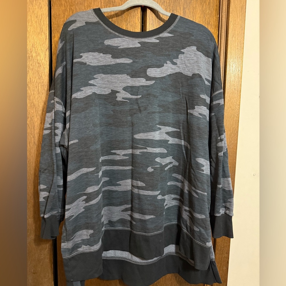 Old Navy Gray camo Sweatshirt